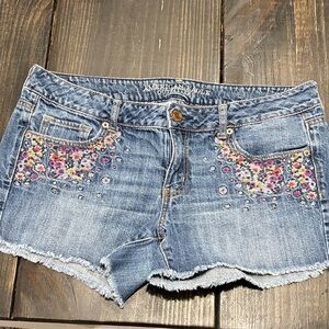 American Eagle Outfitters Women's Floral Embroidered Jean Shorts
